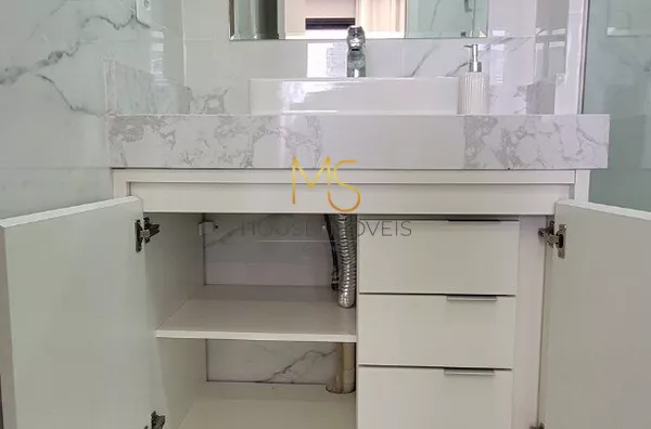 Gabinete com gavetas, para melhor organização