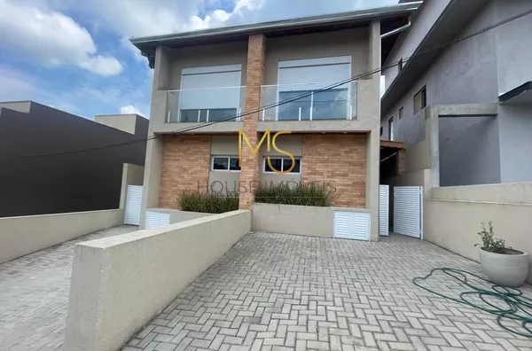 Casa para venda e aluguel,  com 3 dorms, sendo 1 suíte com closet, quintal e garagem, no Terra Nobre, Cotia - Foto 1