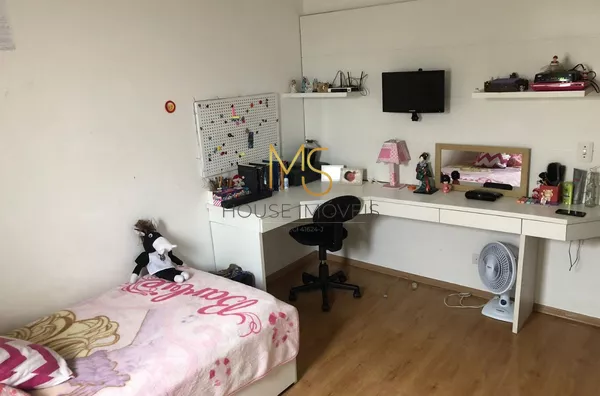 Quarto 1 - Bancada para estudos