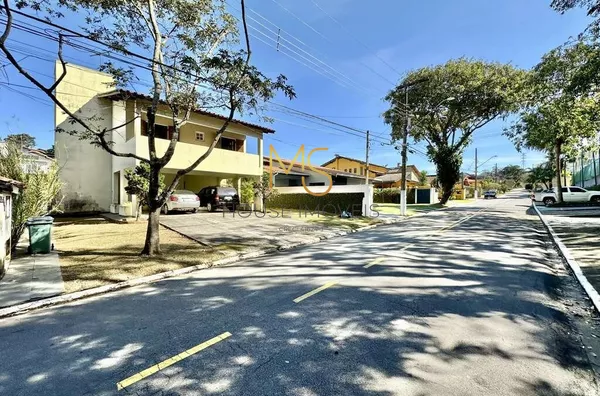 Casa para venda, 3 dorms, 1 suíte, lareira, edícula, frente para área de lazer do condomínio! - Foto 1