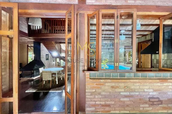 Casa á Venda com 3 dormitórios sendo 1 suíte com closet  por 1.750.000,00 na Fazendinha - Granja Viana - Foto 2