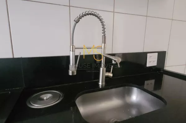 Lixeira de pia embutida no granito
