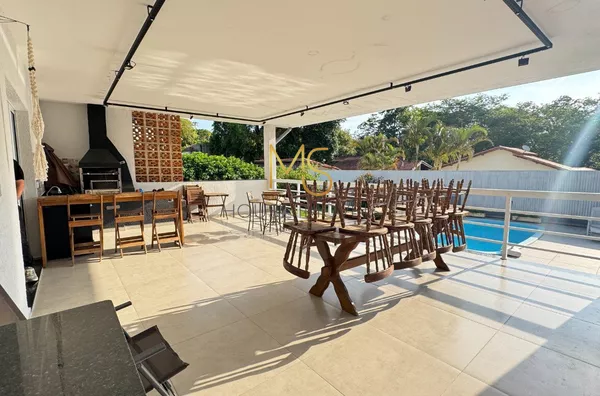 Condomínio Colinas de Caucaia – Casa moderna, iluminada e com lazer completo!