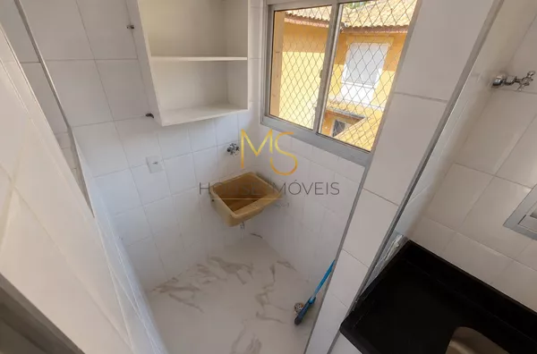 Casa para venda, totalmente reformada, estilo belvedere, com 2 quarto(s), no Jardim Torino, em Cotia, SP