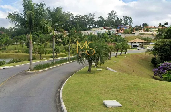 Ruas tranquilas, bem cuidadas e com paisagismo maduro