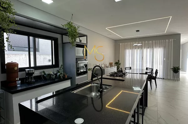 Casa térrea a venda,  sala e cozinha no conceito aberto e  2 suítes , dentro de Condomínio fechado, Lago do Sol, Cotia - Foto 2