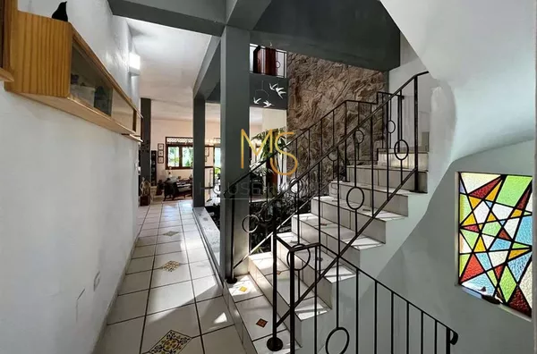 Linda casa em estilo rústico, com cinco dormitórios, no condomínio mais ecológico da Granja Viana! - Foto 5