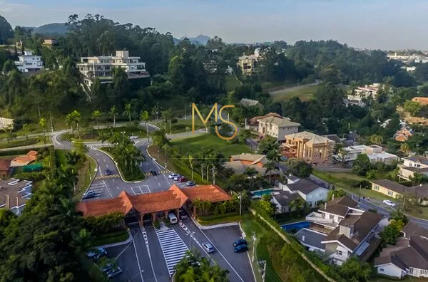Vista aérea do condomínio, idealizado e construído em maio de 1987 pela empresa de desenvolvimento urbano Tamboré S/A. 