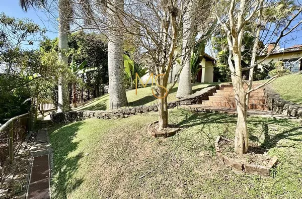 Jardim com paisagismo maduro