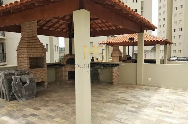 Quiosques com churrasqueira e forno de pizza