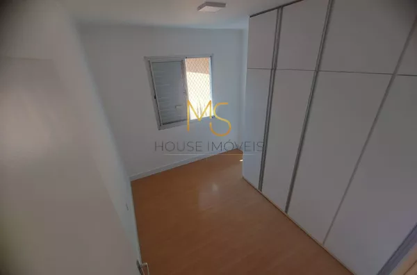 Quarto 1, com armários planejados