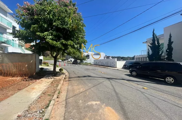 Casa para venda c/ 3 suítes, garagem coberta, quintal com piscina, Jardim Caiapia, Cotia