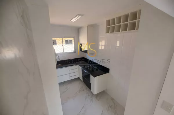 Casa para venda, totalmente reformada, estilo belvedere, com 2 quarto(s), no Jardim Torino, em Cotia, SP
