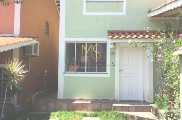 Casa para venda e locação com 2 dormitórios e 1 escritório, garagem p/ até 2 carros na  Granja Viana, Cotia