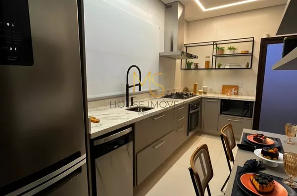 Casa a venda c/ 3 dorms, sendo 1 suíte, localizada dentro do Condominio Club Life, KM 36 da Raposo Tavares, Cotia