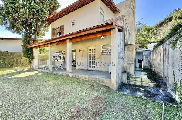 Casa para venda, 3 dorms, 1 suíte, lareira, edícula, frente para área de lazer do condomínio! - Foto 2