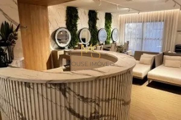 Salão de Beleza: espaço para cuidados pessoais e wellness. São três estações de lavagem e duas salas de massagem. Alto luxo e requinte para você se cuidar.
