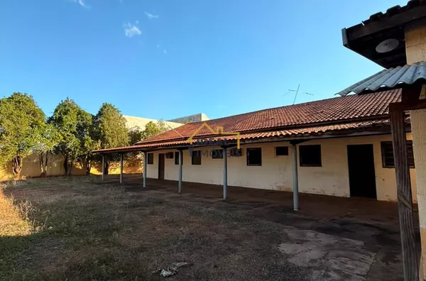 Imóvel Comercial 2000m² para Alugar em Birigui 13 Salas Região Nobre por R$5500