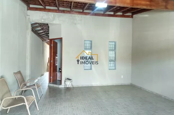 Casa à venda no Bairro Simões em Birigui/SP por R$ 185 mil. Oportunidade para sair do aluguel com 2 quartos e ampla garagem coberta. Agende sua visita!