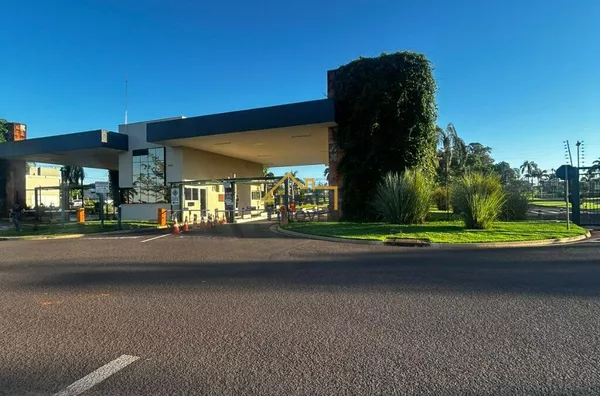 Terreno á  venda em condomínio Residencial Village Damha. - Foto 2