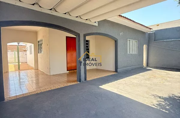 OPORTUNIDADE IMPERDÍVEL NO BAIRRO SILVARES - TERRENO INTEIRO COM TRES CASAS - Foto 2