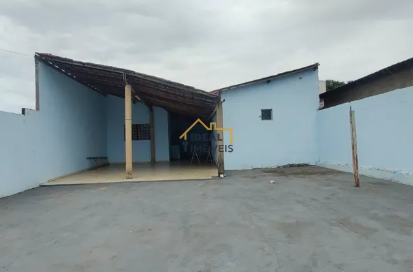 Bairro jandaia II - Casa de terrreno inteiro, 3 quartos,  sendo 1 suíte, sala ampla, cozinha, lavanderia coberta, garagem coberta pra 2 carros - Foto 1