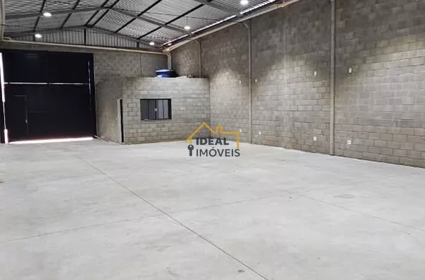 Barracão 250m², c/ Escritório, Energia Trifasica, 3 Banheiros - Foto 6