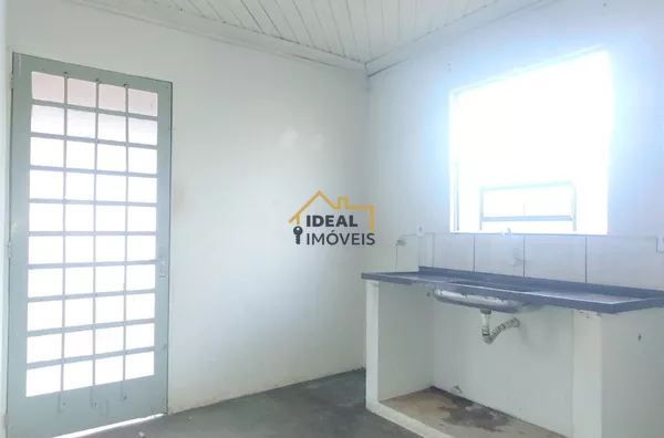 Casa para Venda e Locação no Thereza Barbieri – Próxima à Kidy Calçados | Esquina | Pronta para Financiamento | Ótima para Ampliação - Foto 5