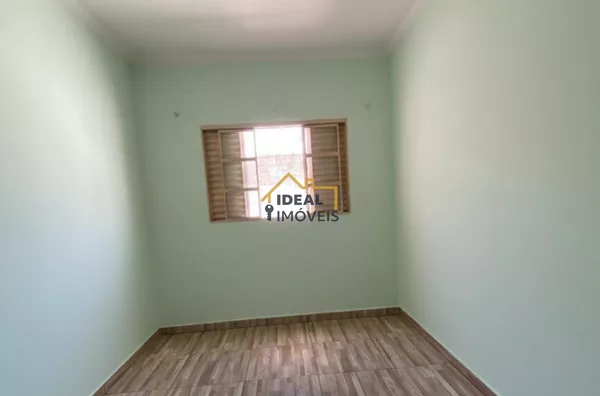 Casa Bem Distribuída e Pronta para Morar no Residencial Santa Luzia