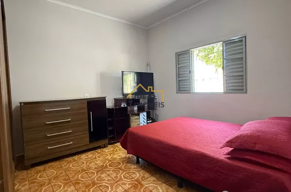 OPORTUNIDADE IMPERDÍVEL NO BAIRRO SILVARES - TERRENO INTEIRO COM TRES CASAS - Foto 5