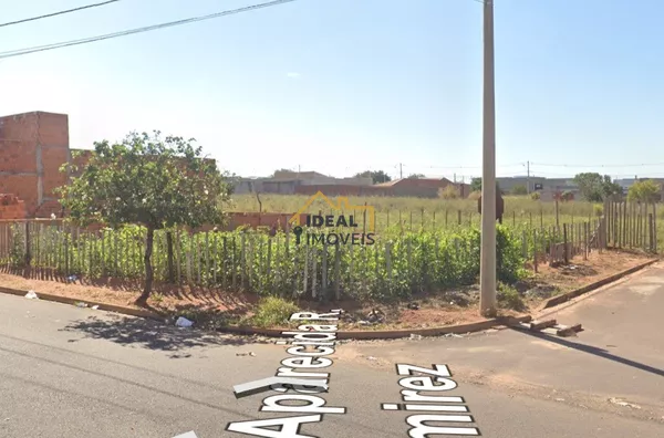 Terreno de esquina - Moimaz - Frente área verde - Foto 4