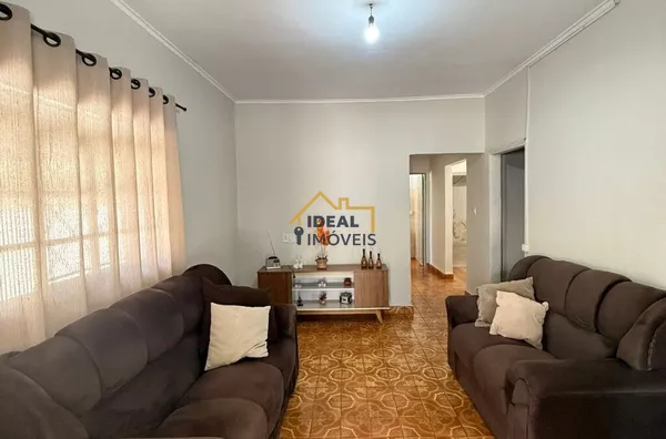 OPORTUNIDADE IMPERDÍVEL NO BAIRRO SILVARES - TERRENO INTEIRO COM TRES CASAS - Foto 3