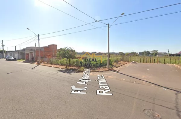 Terreno de esquina - Moimaz - Frente área verde - Foto 5