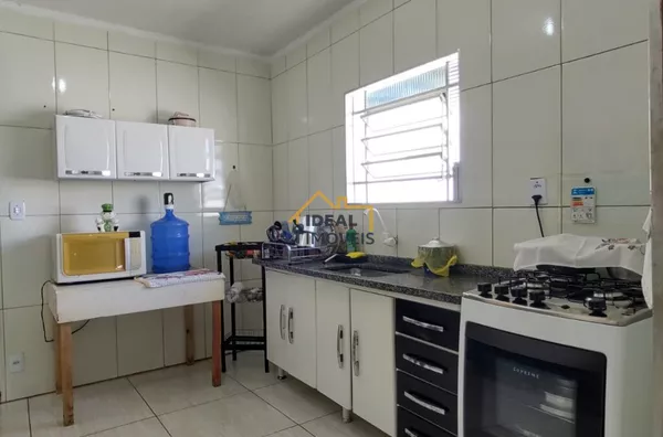 Espaço e Facilidade: Casa Pronta para Financiar em Terreno de 250m²