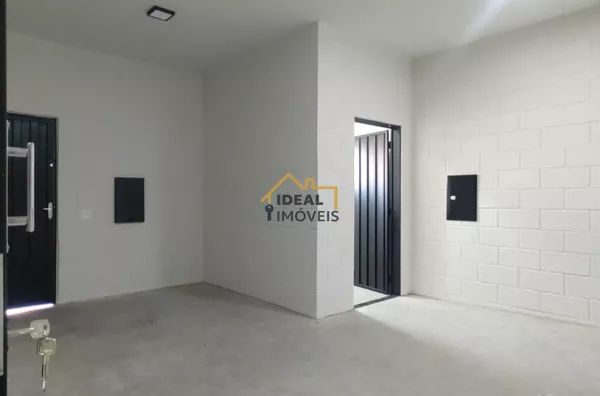 Barracão 250m², c/ Escritório, Energia Trifasica, 3 Banheiros - Foto 4