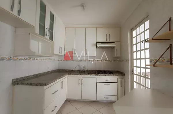 Casa com 03 dormitórios de esquina no Villa Flora, Sumaré