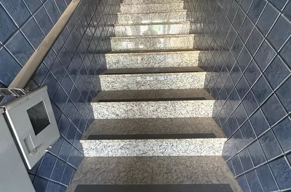 ADE: Excelente conjunto de  loja com subsolo e apartamento com 3 suítes.