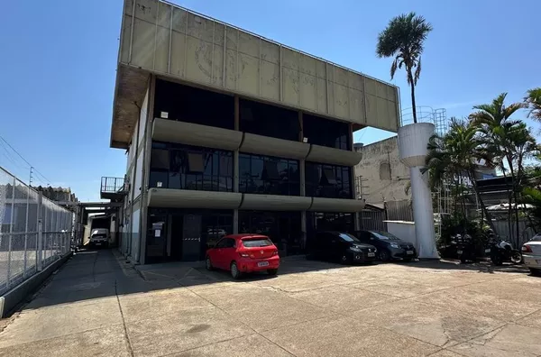 Prédio comercial com galpão para aluguel,  Zona Industrial (guara), Brasilia