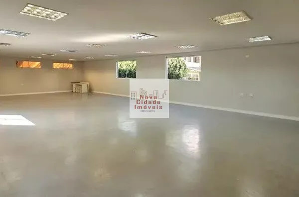 Vila Olímpia! Sobrado comercial com 423 m² (10 banheiros) e 3 vagas para locação