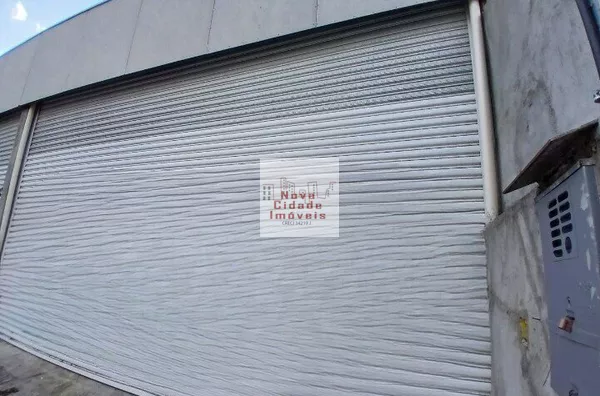 Vila Olímpia! Loja de rua com pé direito alto sem vaga para locação imediata