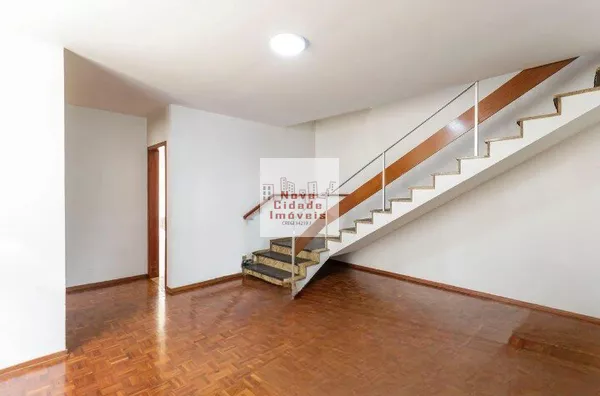 Vila Olímpia! Sobrado comercial com vaga e entrada lateral em rua de fluxo!