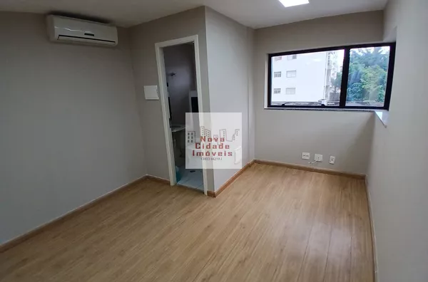 Vila Olímpia! Conjunto comercial (30 m²) 1 sala, banheiro c/1 vaga à venda