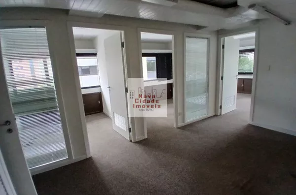 Brooklin! Sala comercial c/ 61 m² (3 salas e 2 banheiros) com 2 vagas para venda e locação - Foto 1