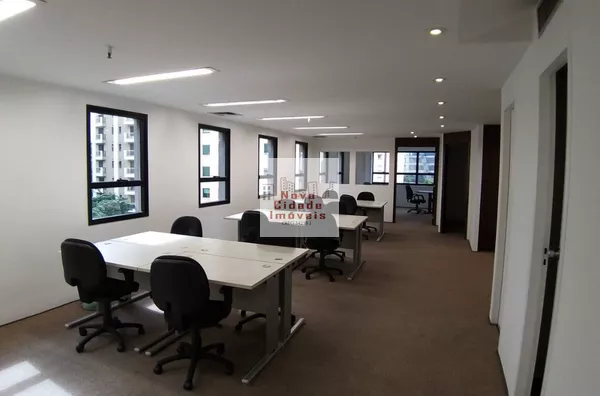 Vila Olímpia! Conjunto com. mobiliado 132 m² 1 sala 3 banheiros 3 vagas - Foto 5