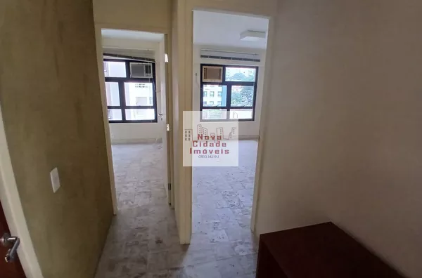 Vila Olímpia! Sala comercial de 32 m2  com divisória 1 banh 1 copa 1 vaga para aluguel - Foto 1