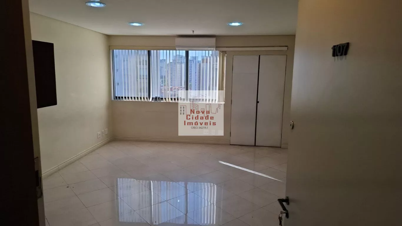 Brooklin! Sala comercial 30 m² com banheiro e 1 vaga para locação - W2206_SA2628