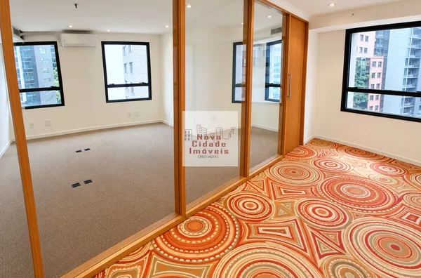 Vila Olímpia! Conjunto (76 m²) 3 salas, 2 banheiros e 2 vagas para locação