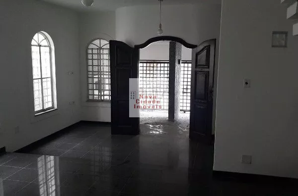Vila Olímpia! Sobrado comercial (141 m²) com 2 vagas para locação