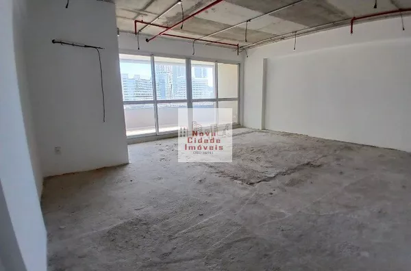 Chácara Sto Antonio!!  Salas 68 m²  1 banh. 2 vagas  contra-piso para aluguel