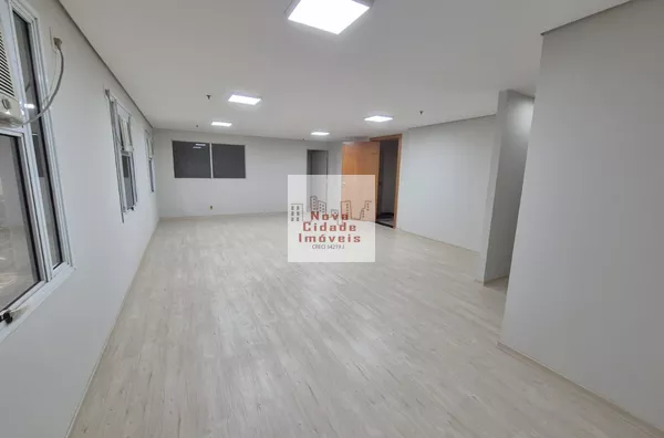 Campo Belo! Sala comercial (60m²) 02 vagas, sala de reunião e vão aberto - Foto 5